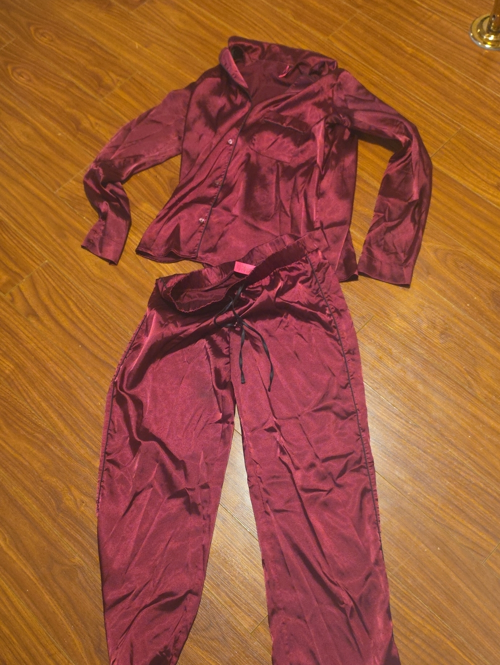 La SENZA Satin Pajama Set in Burgundy